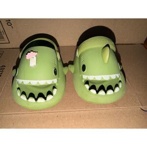 Green Shark Fish Dino Toddler 6/7 Slip On Shoes Cute Easy on/off